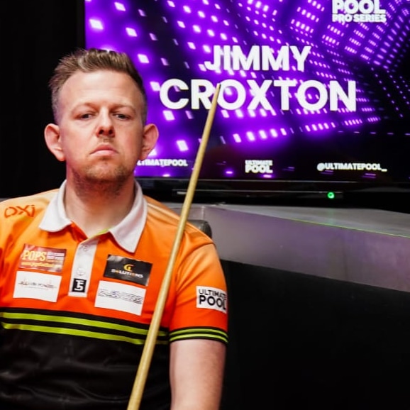 The professional pool player Jimmy Croxton with a Pleavin Power sponsor on his shirt.
